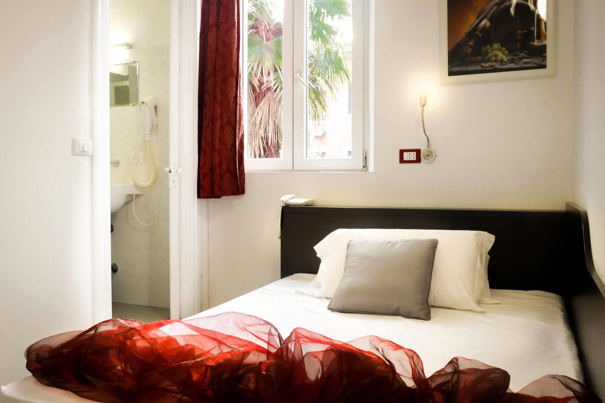 Hotel Rossovino Milano Bagian luar foto