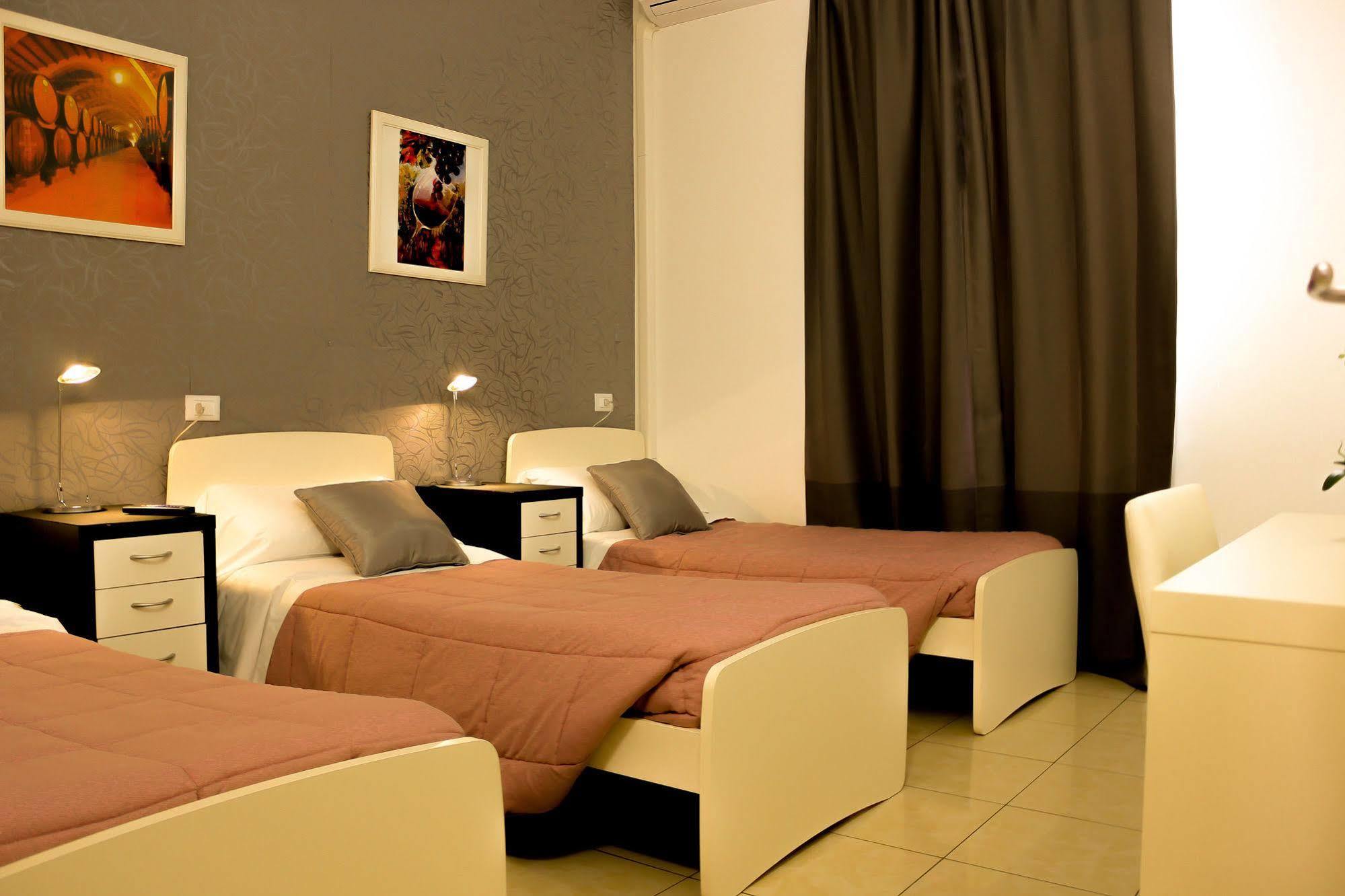 Hotel Rossovino Milano Bagian luar foto