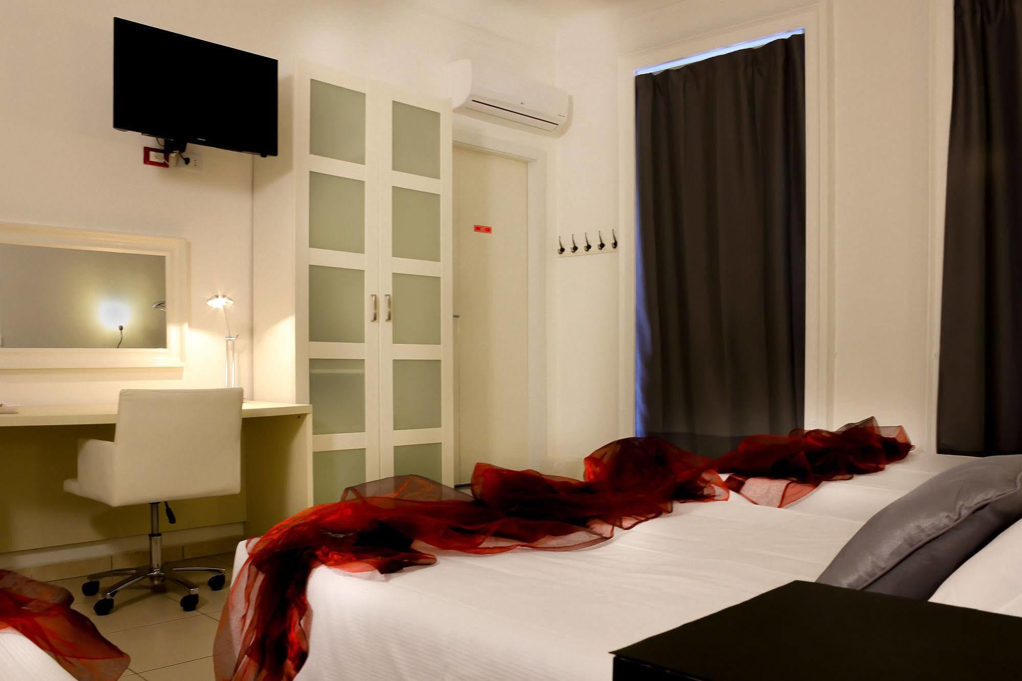 Hotel Rossovino Milano Bagian luar foto